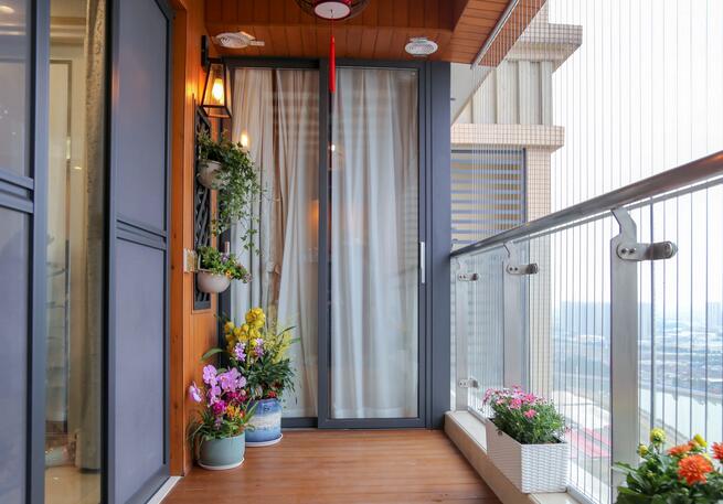 陽臺(tái)裝修時(shí)，需要吊頂嗎？