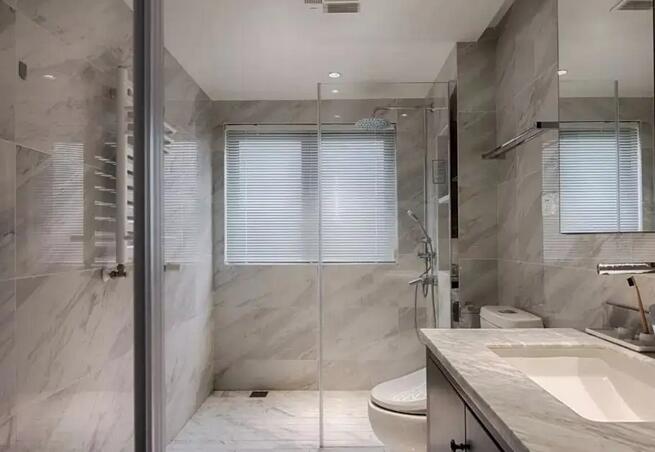 衛(wèi)生間裝修小技巧，告別濕暗臭！