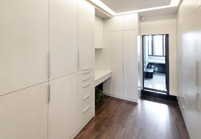 衣帽間怎樣規(guī)劃功能區(qū)域？衣帽間裝修技巧