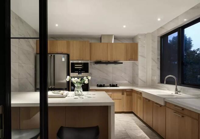 注意這四點(diǎn)，裝修出通透有序的廚房