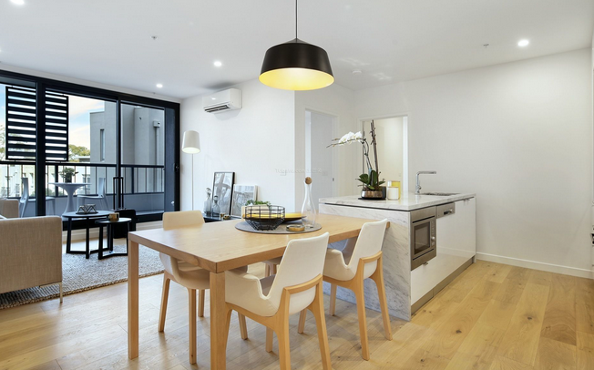 裝修餐廳時，餐桌怎么搭配才好看？