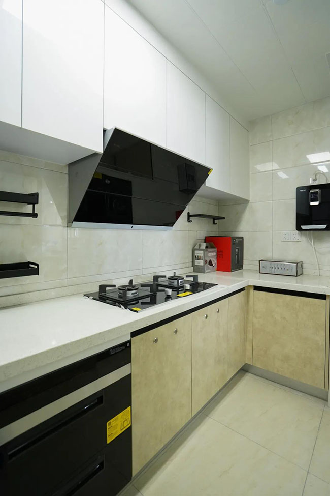 三室兩廳現(xiàn)代簡約風(fēng)，功能性極強(qiáng)，清淡雅致的溫馨之家