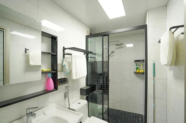 三室兩廳現(xiàn)代簡約風(fēng)，功能性極強(qiáng)，清淡雅致的溫馨之家