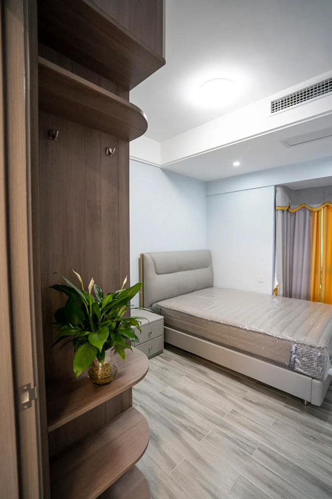 180平現(xiàn)代風(fēng)，黑白灰搭配出時(shí)尚的浪漫空間